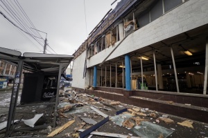 Lukianivska metro station closed for entry and exit after Russian attack on Kyiv
