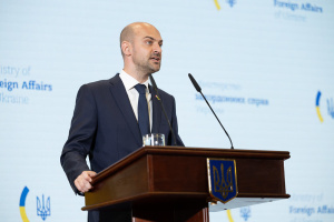 Франція виступає проти будь-яких ударів по цивільній інфраструктурі Ірану - Барро