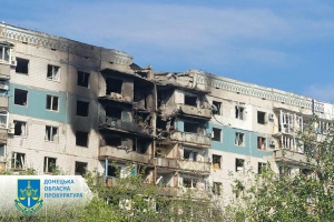 Russia bombs residential areas in Sloviansk early morning, four civilians injured