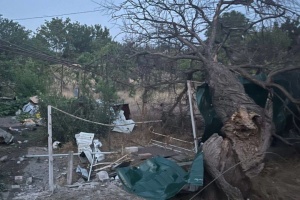 Russians shell Nikopol district with various weapons since evening, four wounded