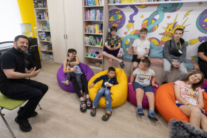 Zelensky meets with students from School of Superheroes