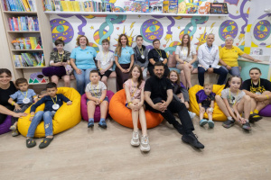 Zelensky meets with students from School of Superheroes