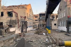 Zelensky shows aftermath of Russian strikes that killed 22 in one day