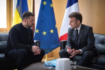 La présidence ukrainienne confirme qu’Emmanuel Macron a parlé avec Volodymyr Zelensky après son entretien avec Poutine