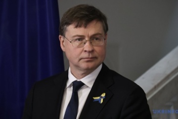 Dombrovskis: La UE planea seguir utilizando activos rusos congelados para Ucrania