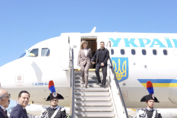 Präsident Selenskyj in Italien eingetroffen
