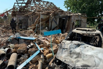 Russian guided bomb hits house in Dnipropetrovsk Region, killing woman