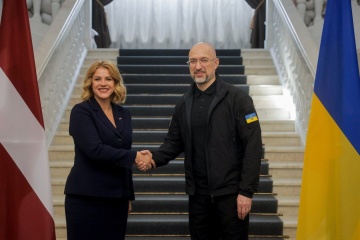 New military aid, joint drone production: Shmyhal meets with Latvian PM in Kyiv