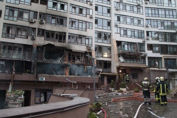 Zwei Tote, 15 Verletzte bei massivem russischen Angriff – Selenskyj