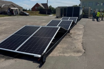 La región de Kyiv recibirá decenas de potentes generadores solares de Francia