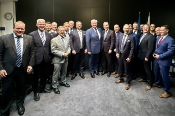 Sybiha comienza su visita a Finlandia con una reunión con empresas de defensa