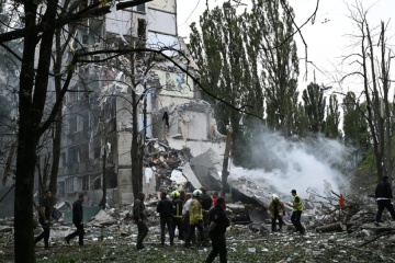 Mann tot aus Trümmern geborgen: Opferzahl steigt in Kyjiw auf 14 