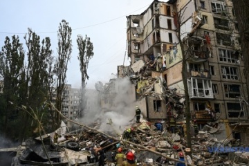露軍空撃によるキーウの死者１６人に増加