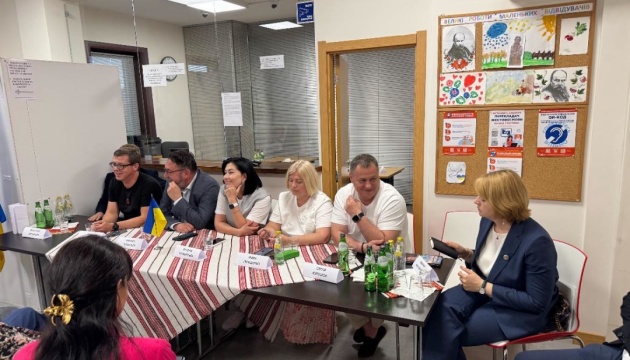 Українські депутати зустрілися з громадою Португалії