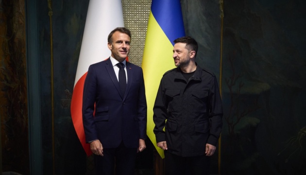 Zelensky rencontrera Macron avant le sommet de la Coalition des volontaires à Paris