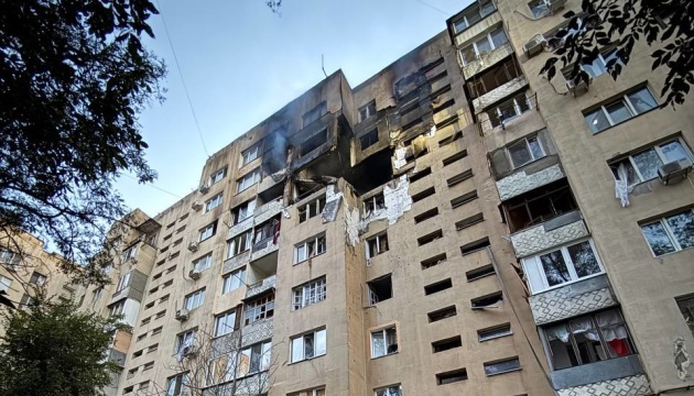 In Odessa trifft feindliche Drohne ein Hochhaus, vier Verletzte In Odessa trifft feindliche Drohne ein Hochhaus, vier Verletzte