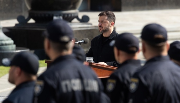 Зеленський вручив держнагороди поліцейським Зеленський вручив держнагороди поліцейським