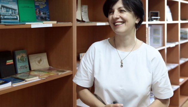 Сила спільноти: Як живе українська бібліотека після російського обстрілу Сила спільноти: Як живе українська бібліотека після російського обстрілу