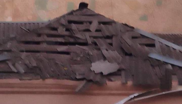 Росіяни вночі вдарили по Херсону - пошкоджений заклад освіти Росіяни вночі вдарили по Херсону - пошкоджений заклад освіти