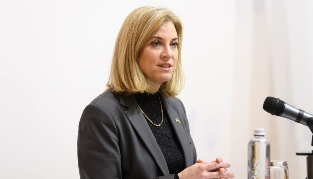 Außenministerin Österreichs ruft zur Erhöhung des Drucks auf Russland auf Außenministerin Österreichs ruft zur Erhöhung des Drucks auf Russland auf