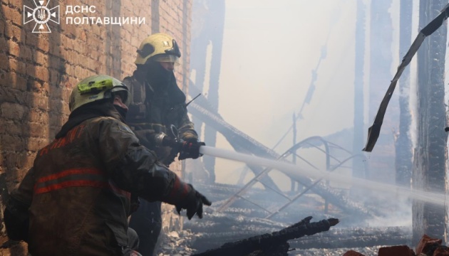 У Кременчуці внаслідок дронової атаки поранена людина, пошкоджені 14 будинків