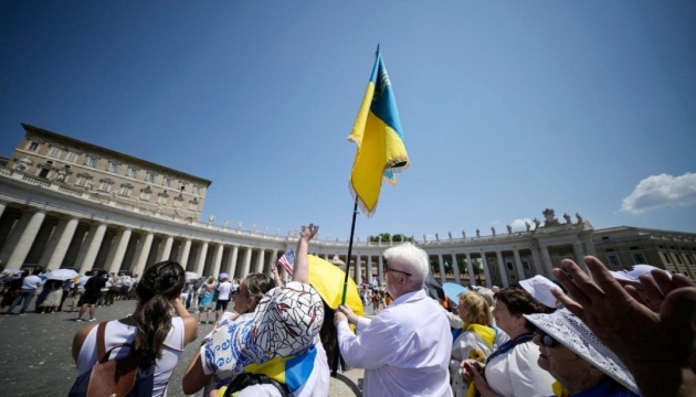 Папа Лев XIV під час недільної молитви привітав українських паломників Папа Лев XIV під час недільної молитви привітав українських паломників