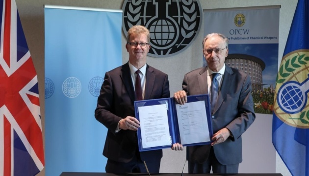 El Reino Unido aporta 400.000 libras esterlinas para apoyar las actividades de la OPAQ en Ucrania El Reino Unido aporta 400.000 libras esterlinas para apoyar las actividades de la OPAQ en Ucrania