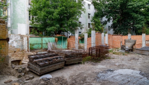 МКСК не давало дозволів на проведення робіт на фундаментах палацу Розумовського в Києві МКСК не давало дозволів на проведення робіт на фундаментах палацу Розумовського в Києві
