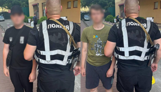 Police detain two foreign nationals in Kyiv for displaying Nazi symbols in public
