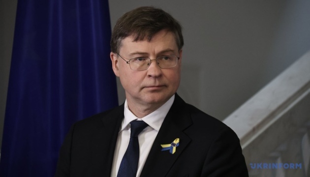 Dombrovskis: La UE planea seguir utilizando activos rusos congelados para Ucrania Dombrovskis: La UE planea seguir utilizando activos rusos congelados para Ucrania
