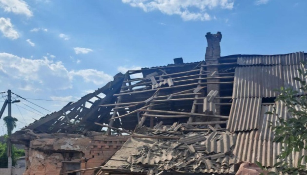 Ворог протягом дня атакував два райони Дніпропетровщини з артилерії та дронами, є пошкодження Ворог протягом дня атакував два райони Дніпропетровщини з артилерії та дронами, є пошкодження
