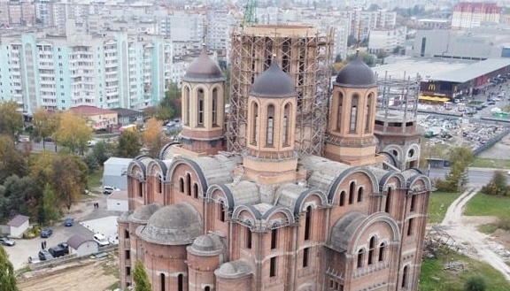 У Луцьку під час атаки РФ людей із тваринами не пустили до «московської» церкви - соцмережі У Луцьку під час атаки РФ людей із тваринами не пустили до «московської» церкви - соцмережі