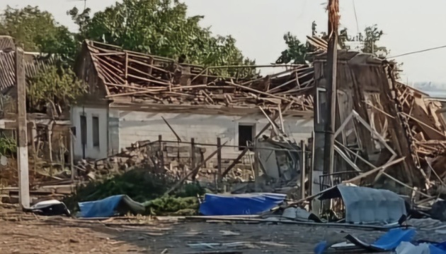 Ворог атакував Дніпропетровщину: двоє поранених, пошкоджені будинки і ЛЕП Ворог атакував Дніпропетровщину: двоє поранених, пошкоджені будинки і ЛЕП