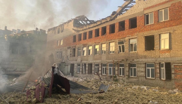 На Харківщині за добу внаслідок ударів РФ одна людина загинула і 14 постраждали На Харківщині за добу внаслідок ударів РФ одна людина загинула і 14 постраждали