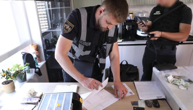 Поліція «накрила» виробництво фальшивих довідок про інвалідність - одночасно провели 50 обшуків Поліція «накрила» виробництво фальшивих довідок про інвалідність - одночасно провели 50 обшуків
