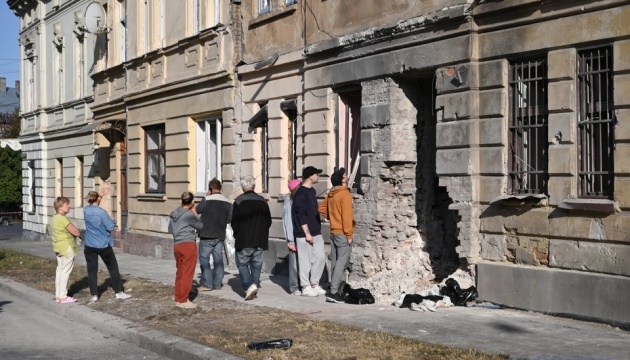 У Львові кількість постраждалих унаслідок обстрілу РФ зросла до шести, серед них - дитина У Львові кількість постраждалих унаслідок обстрілу РФ зросла до шести, серед них - дитина