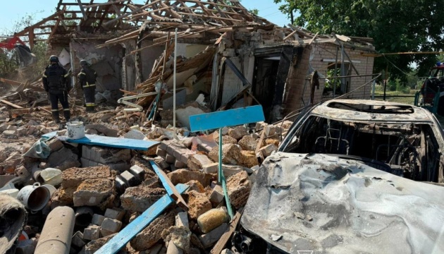 На Дніпропетровщині російський КАБ влучив у будинок, загинула жінка На Дніпропетровщині російський КАБ влучив у будинок, загинула жінка