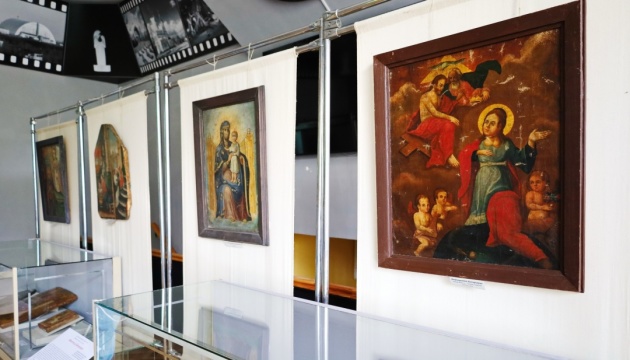 У Вінниці до дня хрещення України-Русі відкрилась виставка ікон Богородиці У Вінниці до дня хрещення України-Русі відкрилась виставка ікон Богородиці