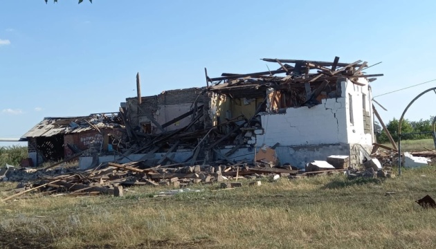 Росіяни вдарили двома керованими авіабомбами по Краматорську, є поранена Росіяни вдарили двома керованими авіабомбами по Краматорську, є поранена