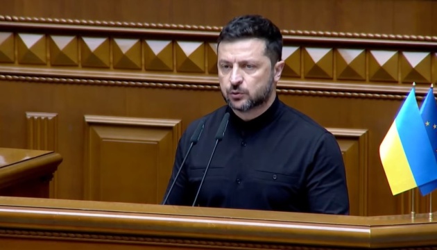 Зеленський доручив уряду збільшити частку української зброї на фронті до 50% Зеленський доручив уряду збільшити частку української зброї на фронті до 50%