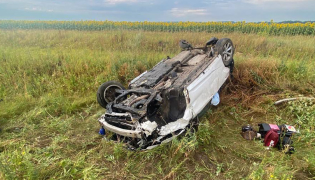 Поблизу Умані перекинувся Lexus: загинула водійка, ще одна жінка і двоє дітей - у лікарні Поблизу Умані перекинувся Lexus: загинула водійка, ще одна жінка і двоє дітей - у лікарні
