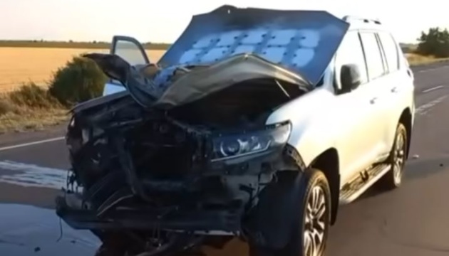 Російський дрон атакував автомобіль головного рабина Херсона Російський дрон атакував автомобіль головного рабина Херсона