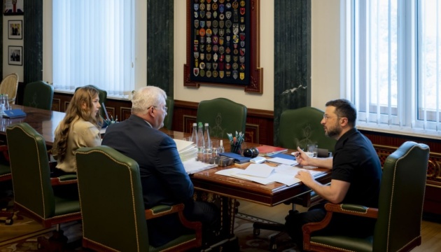 Зеленський призначив 16 послів Зеленський призначив 16 послів