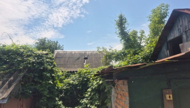 Війська РФ обстріляли Слатине на Харківщині, пошкоджені будинки та ЛЕП