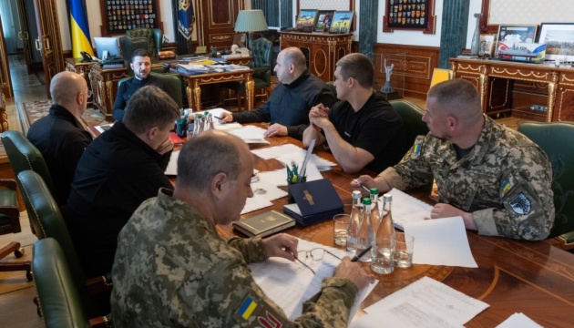 Дрони-перехоплювачі та інші розробки: Зеленський анонсував нові контракти