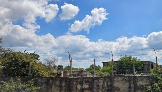 У Севастополі командування 12 зенітно-ракетного полку намагається захистити техніку від ударів ЗСУ - партизани У Севастополі командування 12 зенітно-ракетного полку намагається захистити техніку від ударів ЗСУ - партизани