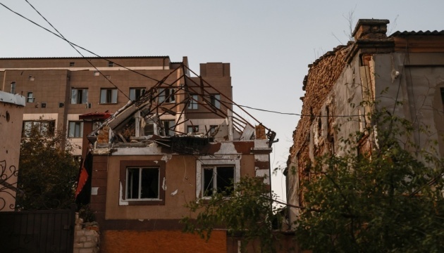 Guerre en Ukraine : Un mort et sept blessés dans des bombardements russes sur la région de Kherson 