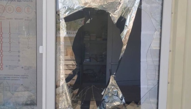 У селі на Херсонщині внаслідок атаки дрона пошкоджений медзаклад У селі на Херсонщині внаслідок атаки дрона пошкоджений медзаклад