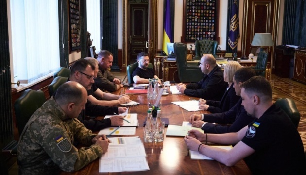 Volodymyr Zelensky annonce de nouveaux échanges de prisonniers avec la Russie