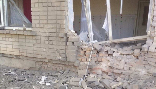 У Білозерці на Херсонщині внаслідок російського обстрілу пошкоджений дитячий садок У Білозерці на Херсонщині внаслідок російського обстрілу пошкоджений дитячий садок